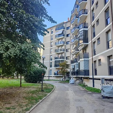 Elegante Bilocale A Con Balcone * מילאנו